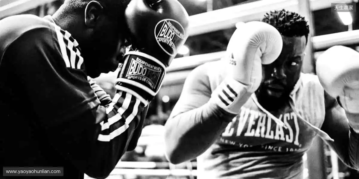 实时数据，专业解说，用科技拉近你与赛场的距离📊🎙️